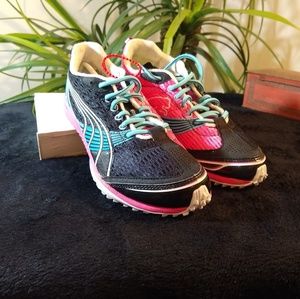Women's size 5-1/2 Puma Complete Haraka XC